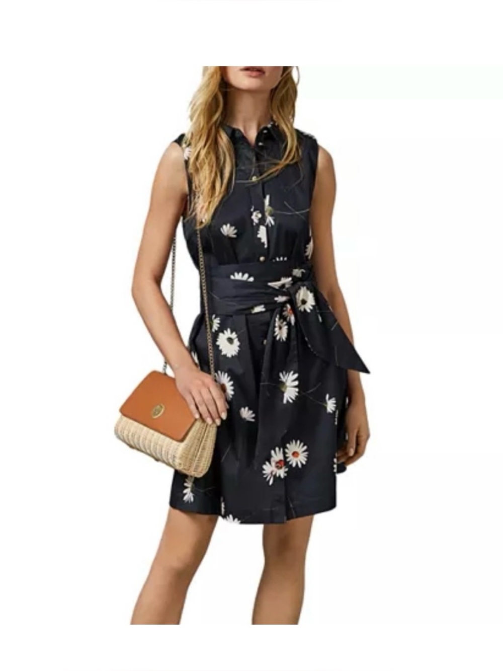 Ted Baker Errita Daisy print button up. Like New , worn only a couple times